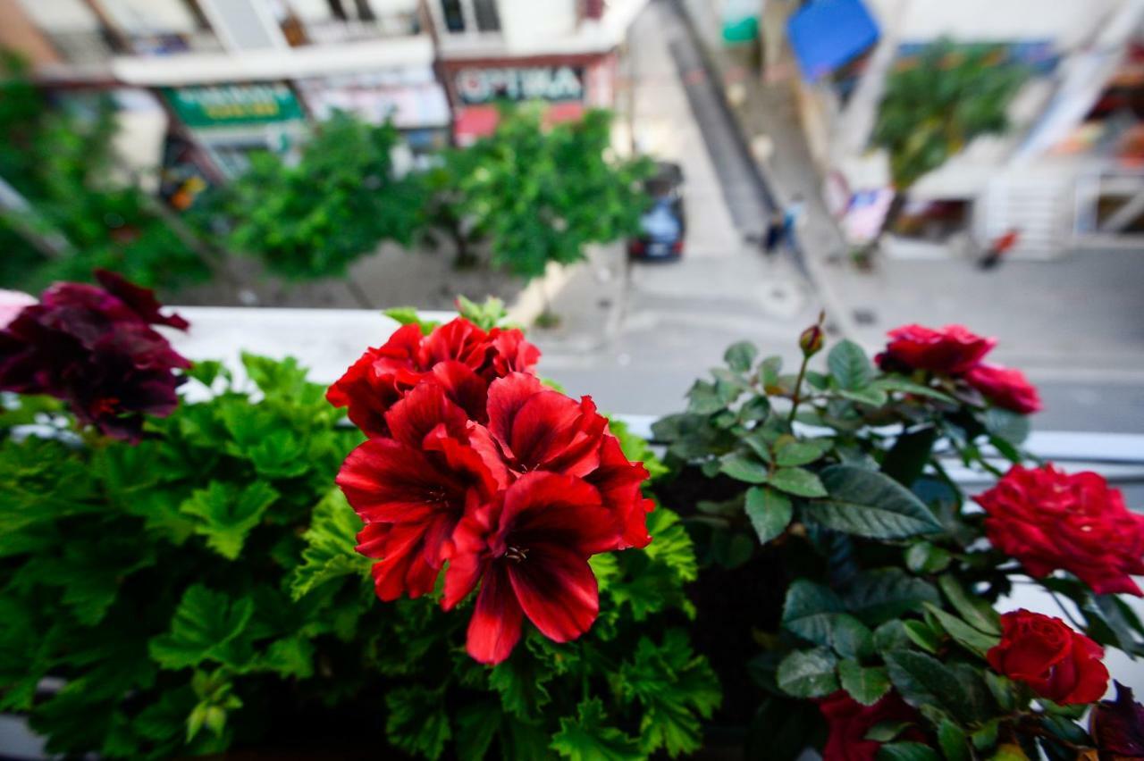 Hotel Niku Tirana Bagian luar foto